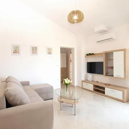 Apartment Lorena1611 *