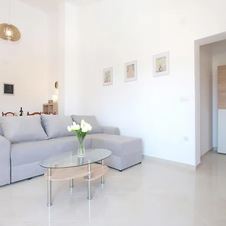Apartment Lorena1611 Pula